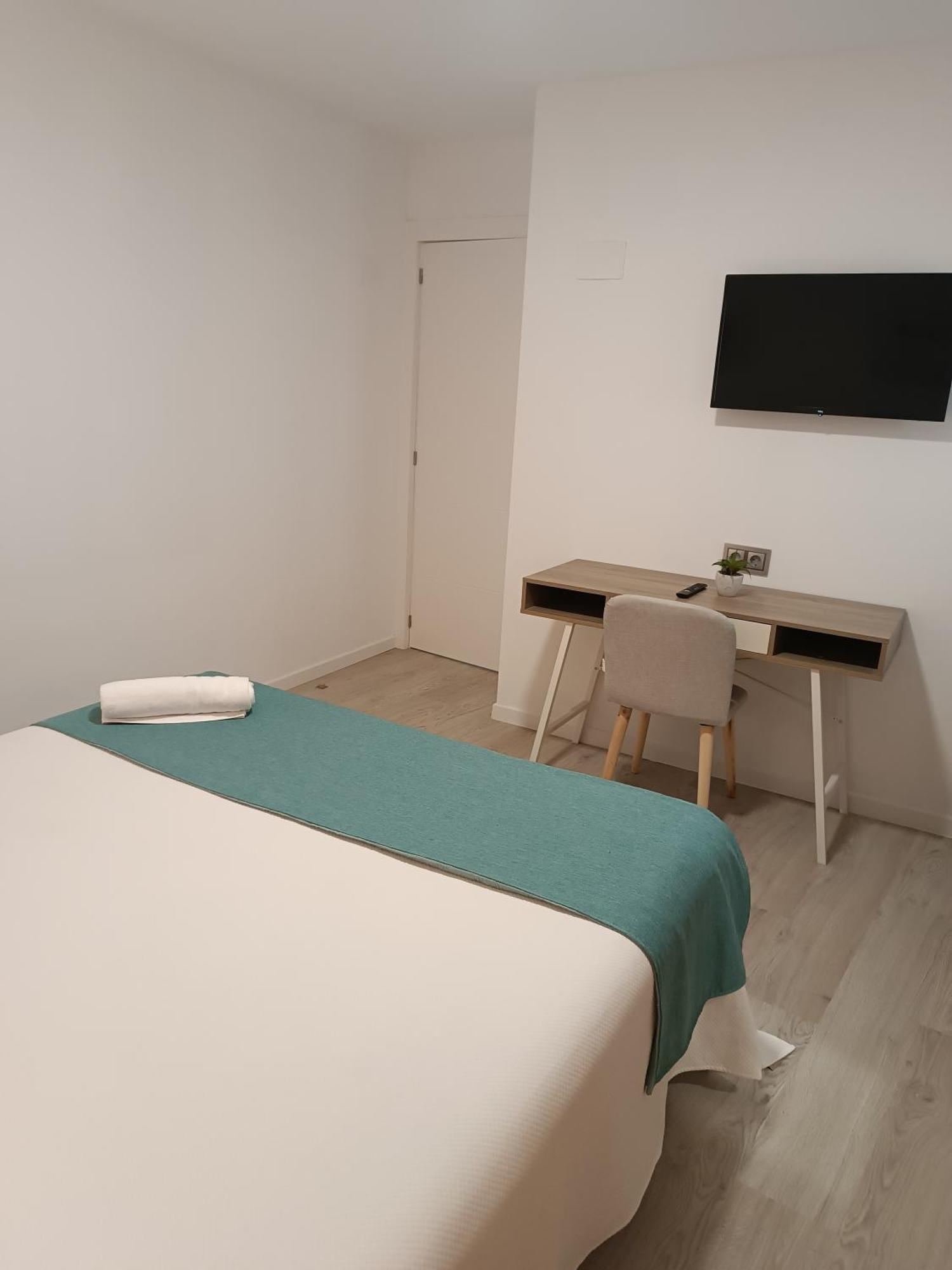 Turisticos Puerta Del Puente 1-3 Apartment Avila