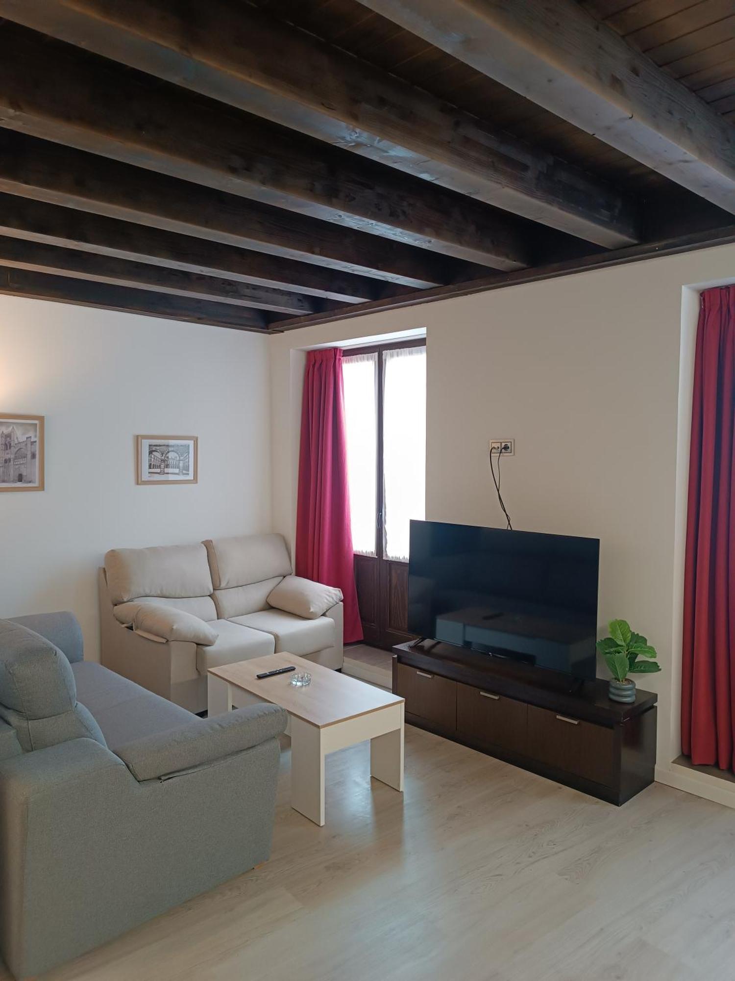 Turisticos Puerta Del Puente 1-3 Apartment Avila